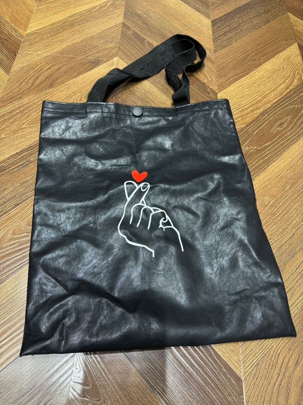 Shopper rosa qulay urinmagan qizla Shopper rosa qulay urinmagan qizla