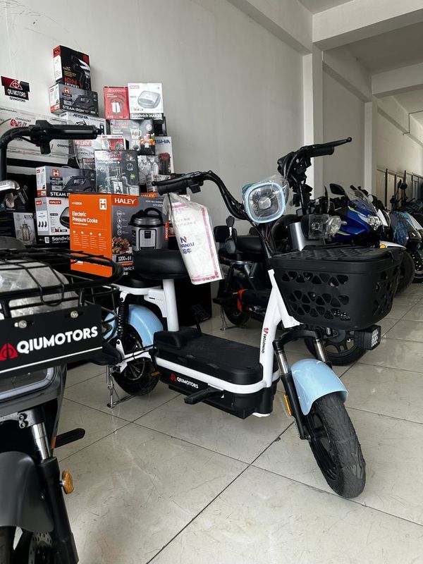Скутер,skuter moto elektrovelik Скутер,skuter moto elektrovelik