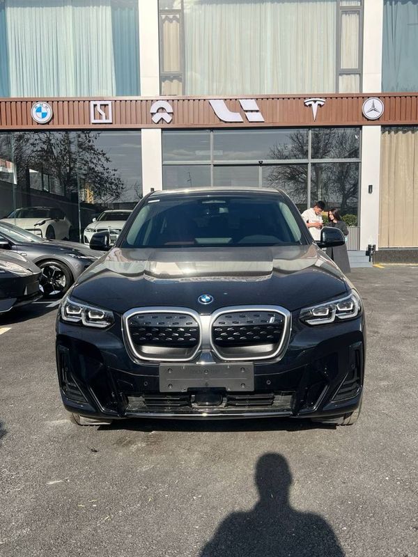 BMW ix3. 2024 йил