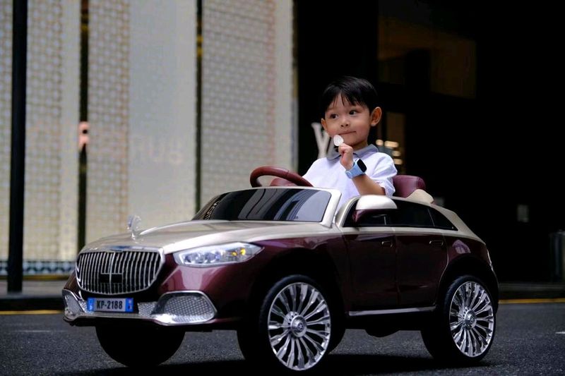 Maybach mers elektrokar bolalar uchun