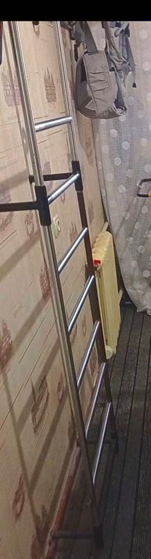 Продам шведскую стенку, турник для занятий спортом Продам шведскую стенку, турник для занятий спортом