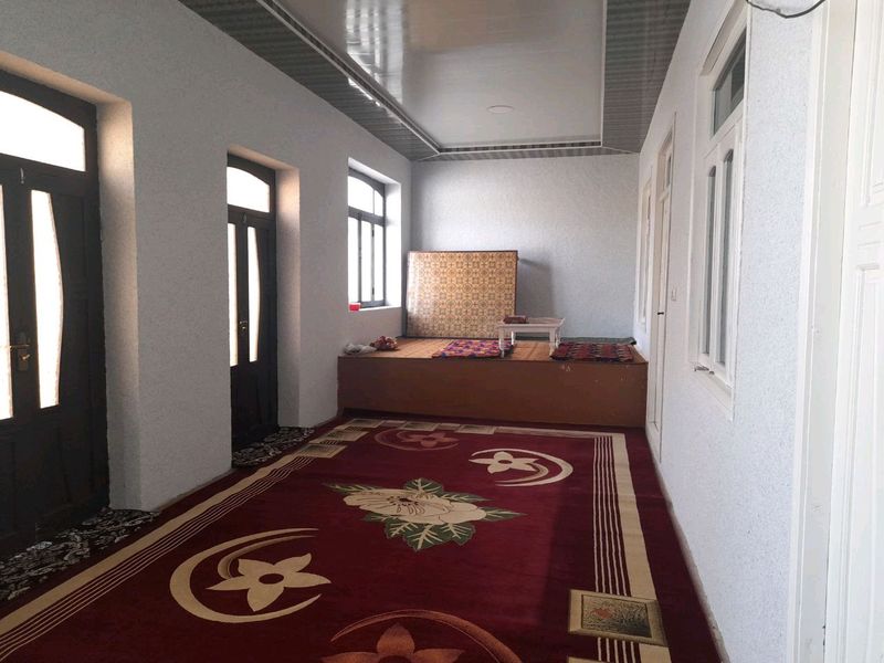Zudlik bilan Xovli uy sotiladi Zudlik bilan Xovli uy sotiladi