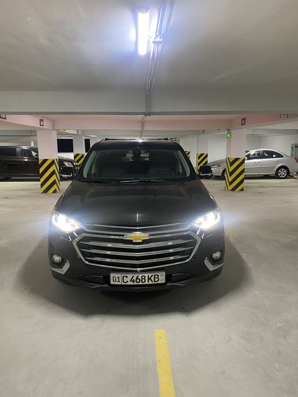 Черный Traverse 2020 Черный Traverse 2020