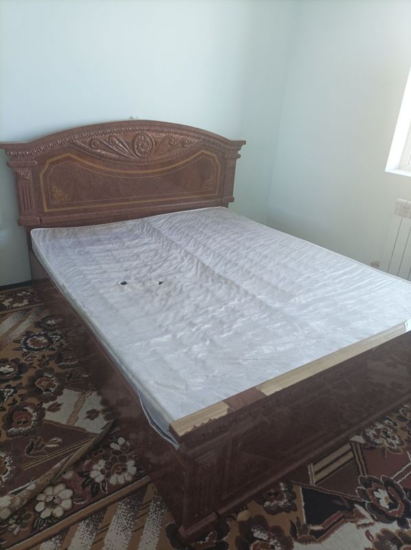 Спальный комплект (шкаф и диван)