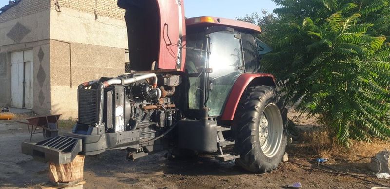 MXM TRAKTOR SOTILADI YILI 2006 soz xolatda shoshilamiz 140 mln