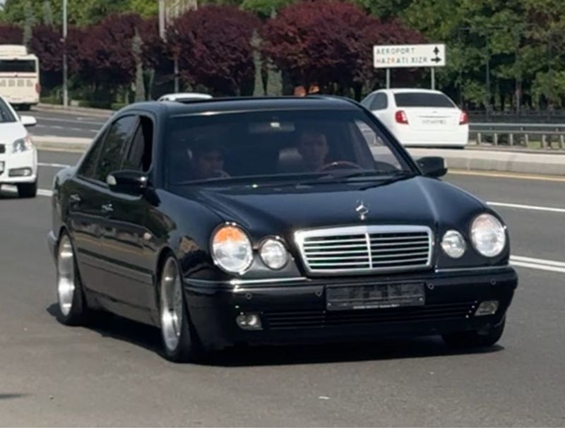 Mersedes w210 e55 Mersedes w210 e55