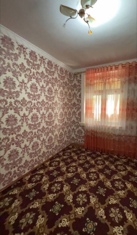 Alohida 2 xonalik Srochna sotiladi Jihozlari bilan Alohida 2 xonalik Srochna sotiladi Jihozlari bilan