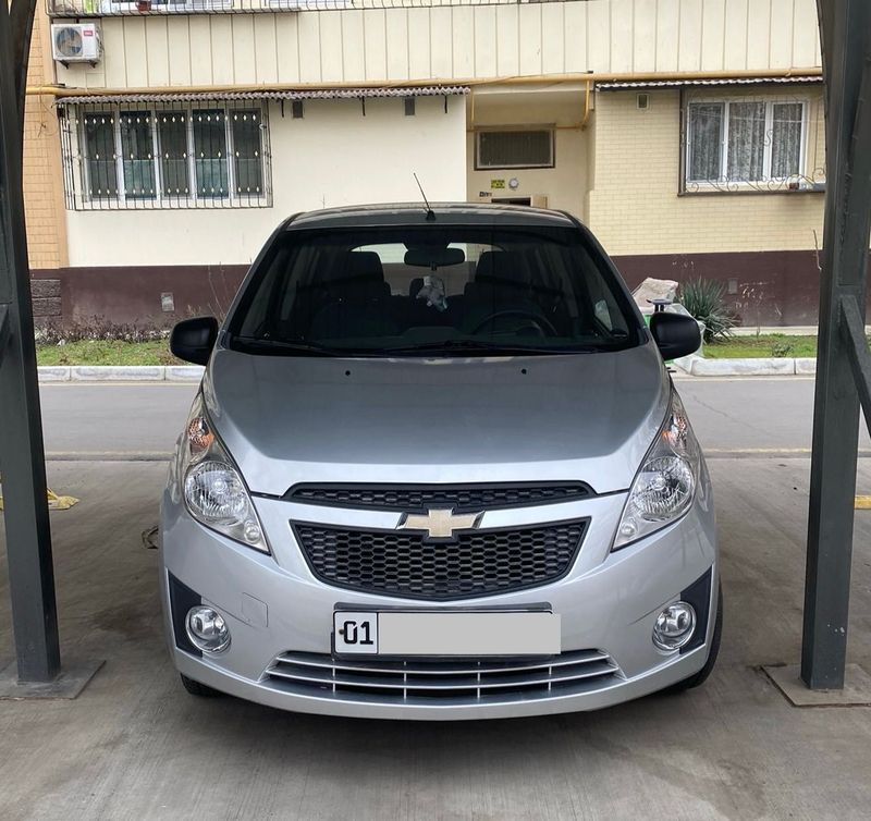 Спарк автомобиль Spark LX