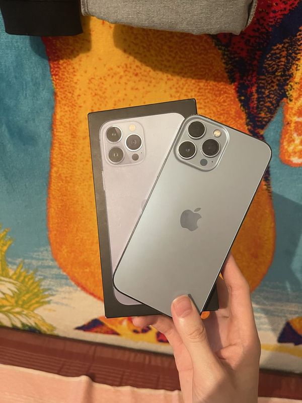 Продается IPhone 13 pro max коробка