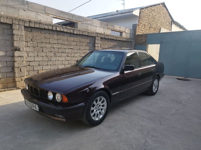 BMW e34 авто в хорошом состаяние BMW e34 авто в хорошом состаяние