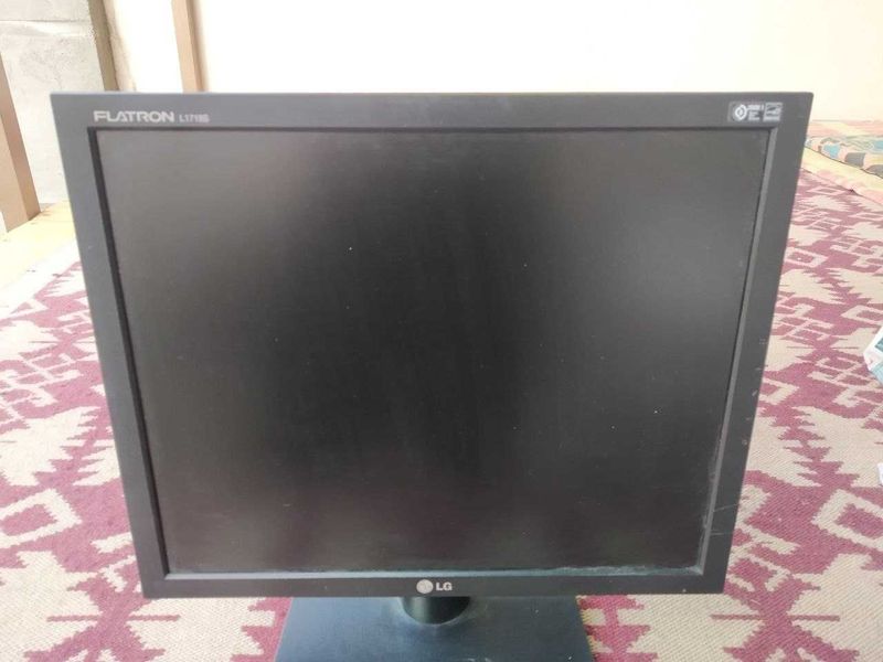 Продам Монитор LG . 17 ''