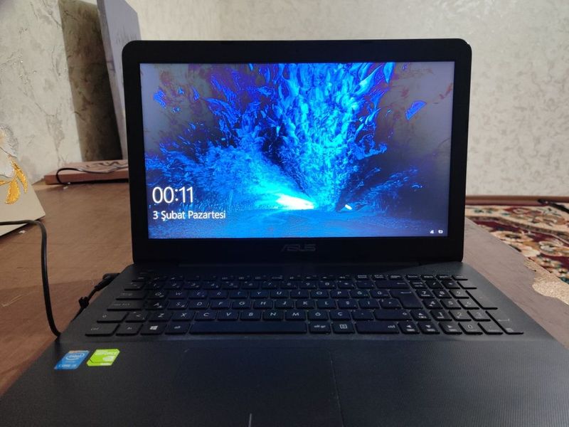 Asus notebook i5