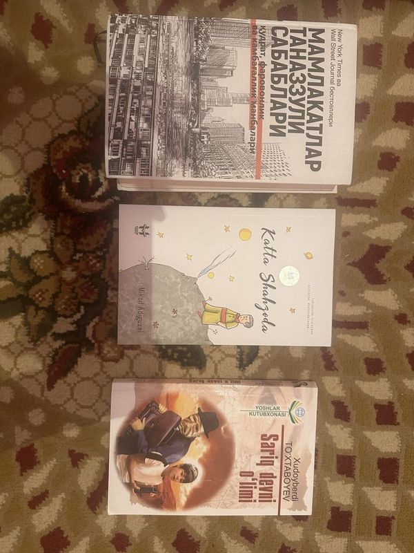 Kitoblar sotiladi Kitoblar sotiladi