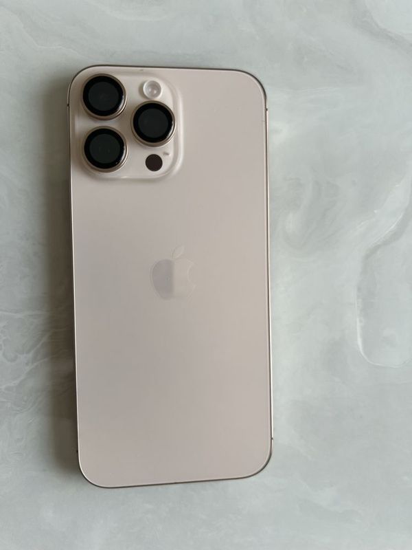 Iphone 16Pro Max desert titanium rangi sotiladi Iphone 16Pro Max desert titanium rangi sotiladi