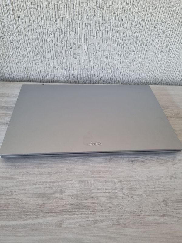 Ноутбук Acer Aspire 3 / Ryzen-7 5700U / 8GB / SSD 512GB / 15.6" Silver Ноутбук Acer Aspire 3 / Ryzen-7 5700U / 8GB / SSD 512GB / 15.6" Silver