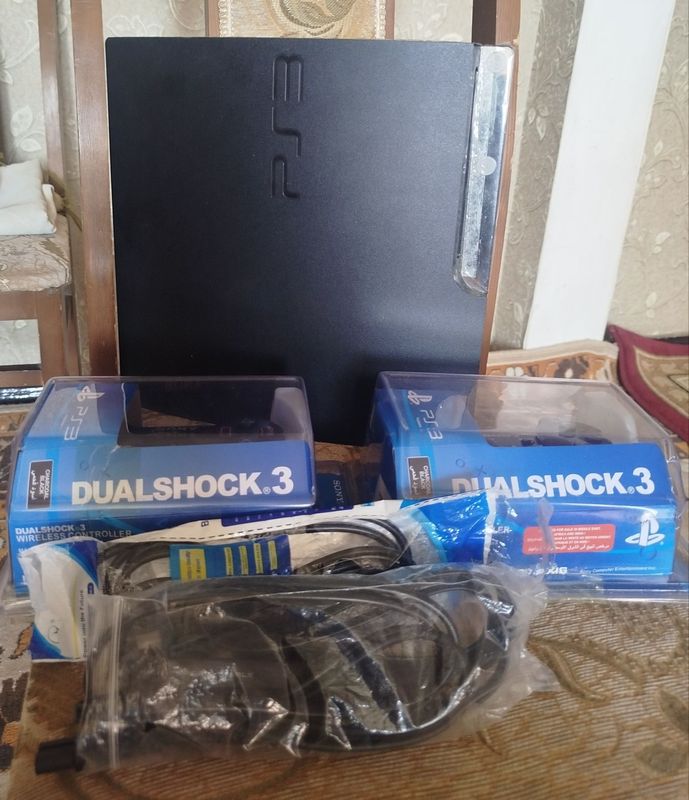 Sony Playstation 3 slim. Sony Playstation 3 slim.