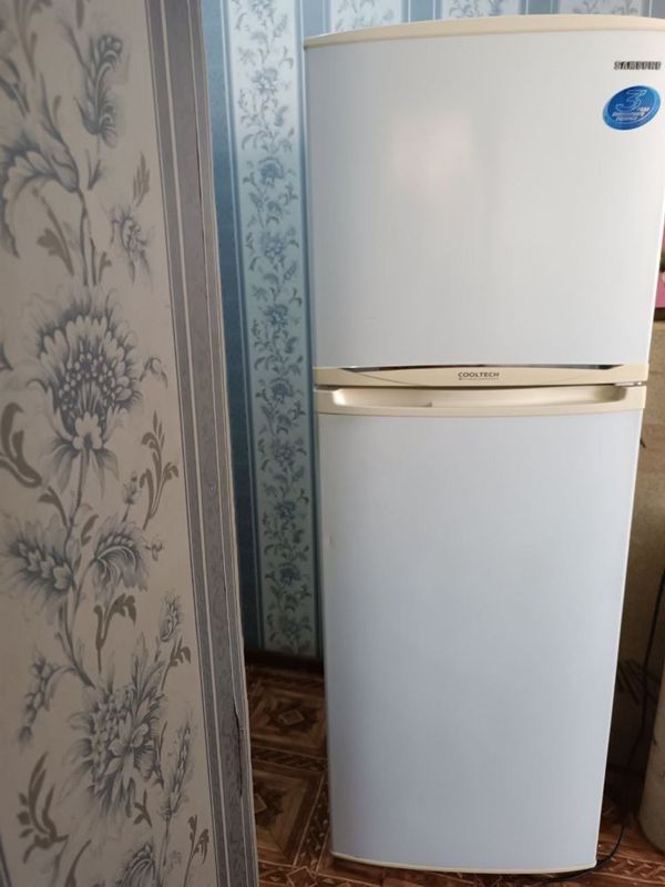 двухкамерный холодильник Samsung с технологией CoolTech.