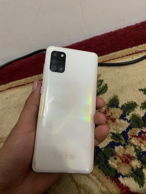 Samsung A31 xolati ideal