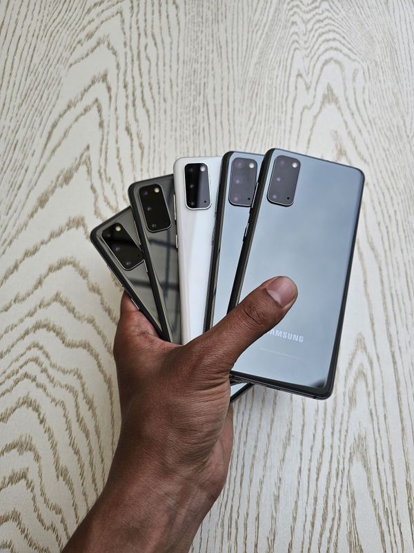 Samsung Galaxy S20 (5G). Joyi 12/128 GB Snapdragon. Ime o'tkan. Garant Samsung Galaxy S20 (5G). Joyi 12/128 GB Snapdragon. Ime o'tkan. Garant