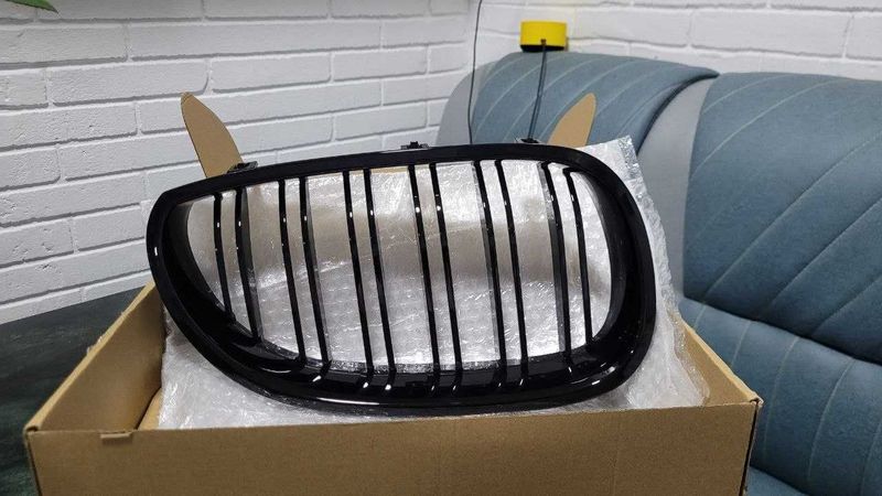 Ноздри сдвоенные для BMW E60 Piano Black Ноздри сдвоенные для BMW E60 Piano Black