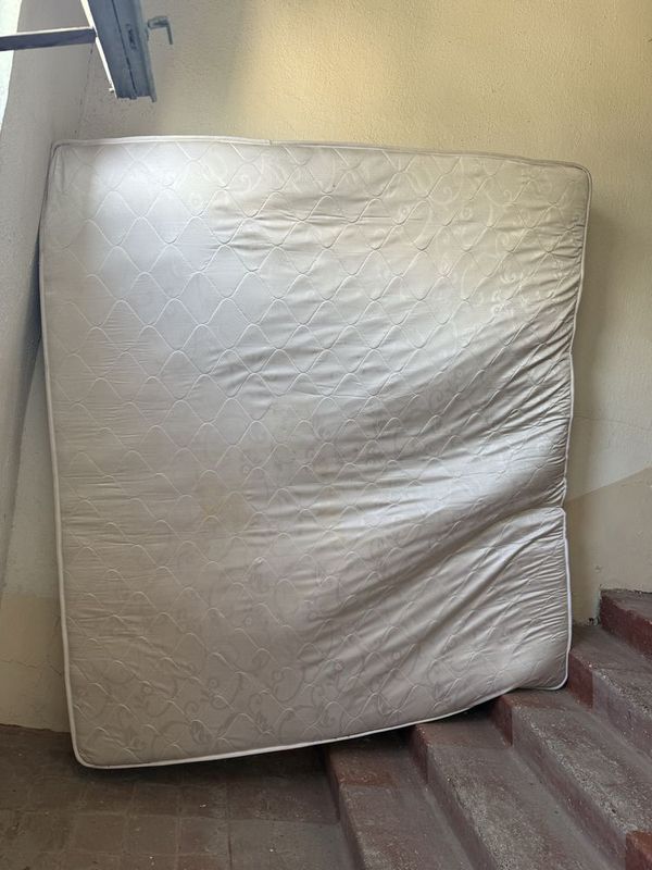 Shkaf matras sotiladi Shkaf matras sotiladi