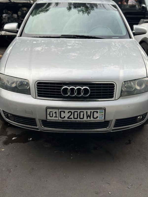 Audi a4 2002 2 litr avtomat sedan seriy svet Audi a4 2002 2 litr avtomat sedan seriy svet