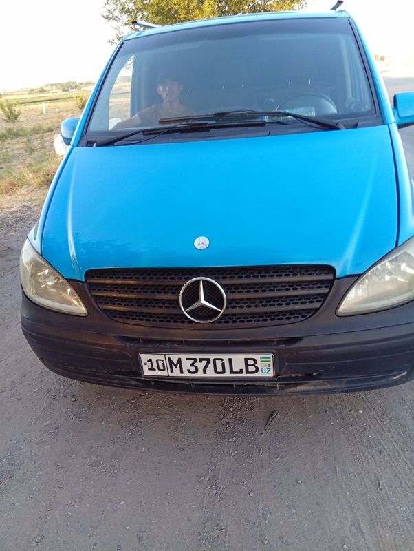 Продаётся mercedes vito состояние хорошее год 2006