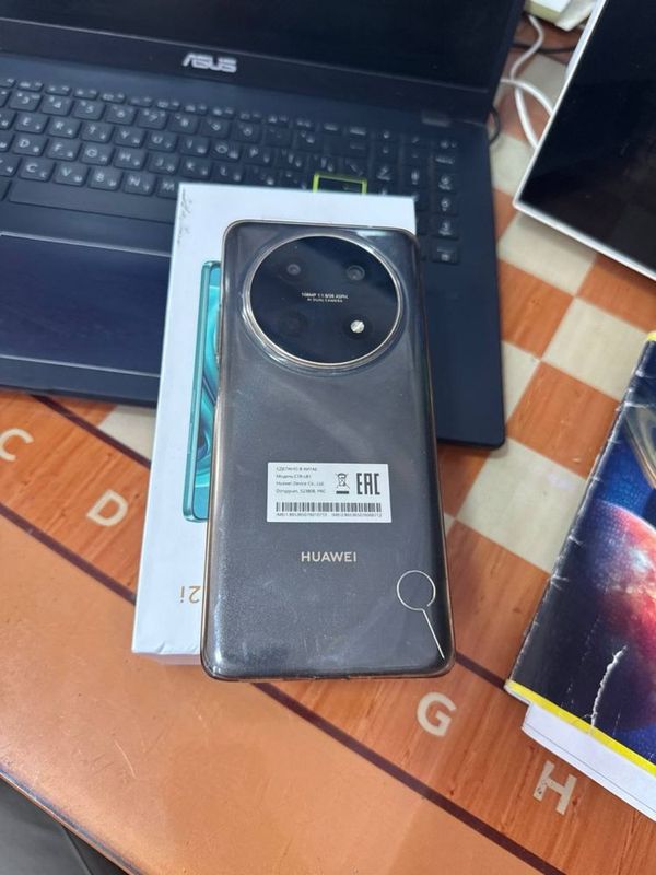 Huawei nova 12 i sotiladi Huawei nova 12 i sotiladi
