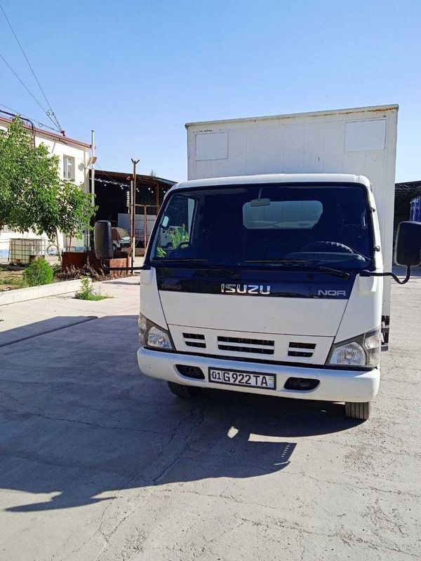 Isuzu 2014 yil 340 000 km yurgan NAXTGA SOTILADI Isuzu 2014 yil 340 000 km yurgan NAXTGA SOTILADI