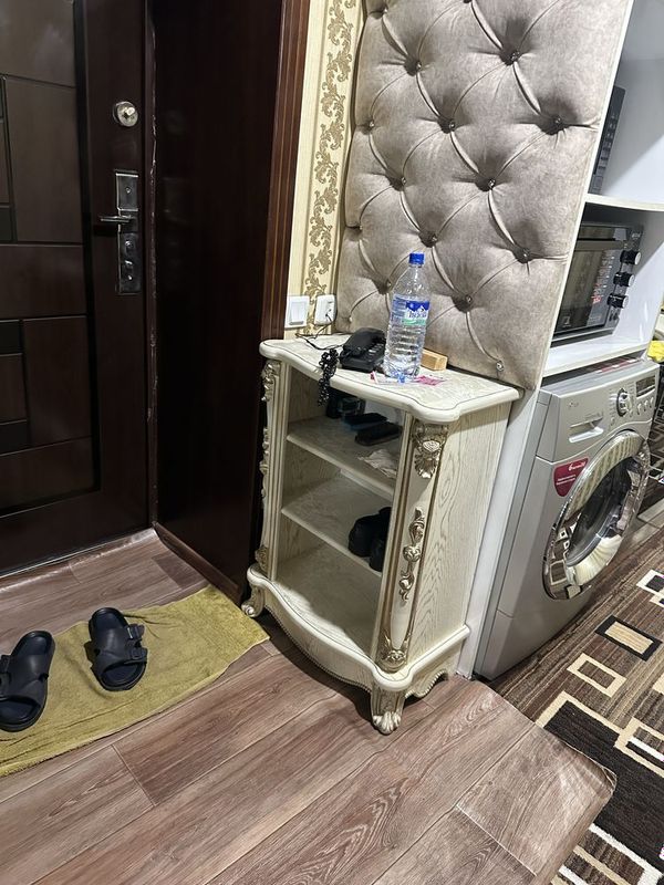 Mebel oyoq kiyimlar shkafi etajerka