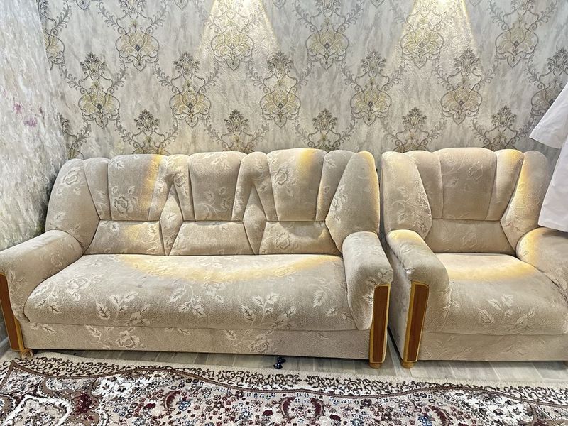 Divan b/u zal va oshxonaga moljallangan Divan b/u zal va oshxonaga moljallangan