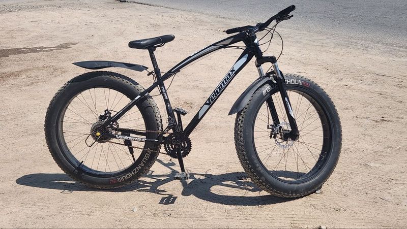 Velosiped velomax sotladi