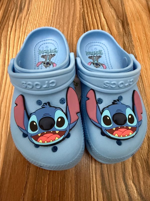 Яркие, классные Кроксы( crocs ) в стиле Мстителей, Стича Яркие, классные Кроксы( crocs ) в стиле Мстителей, Стича