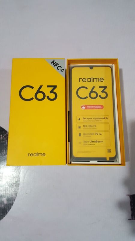 Realmi C63 sotlladi