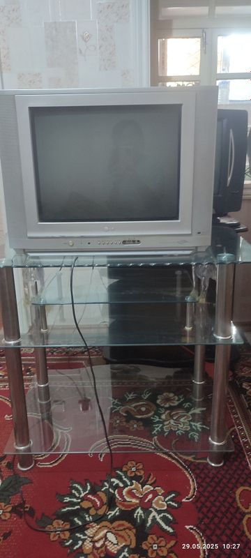 Televizorlar tez arzon sotiladi Televizorlar tez arzon sotiladi