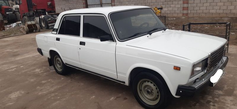 Vaz 2107 sotiladi Vaz 2107 sotiladi