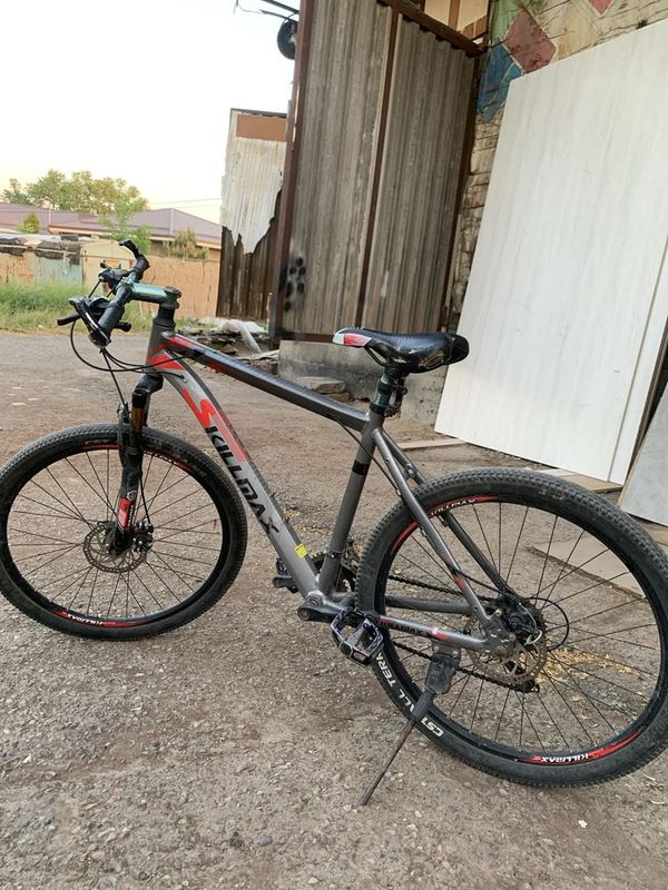 Velosiped sotiladi Velosiped sotiladi