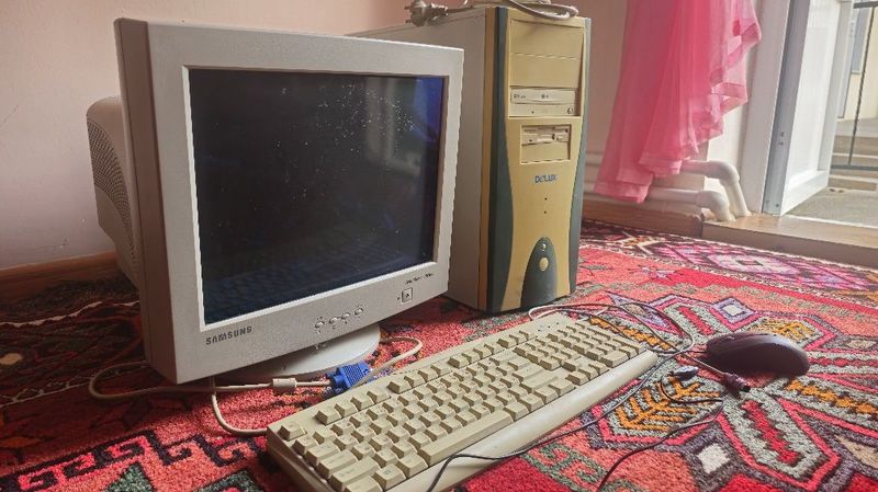 Eski rabochiy kompyuter Eski rabochiy kompyuter