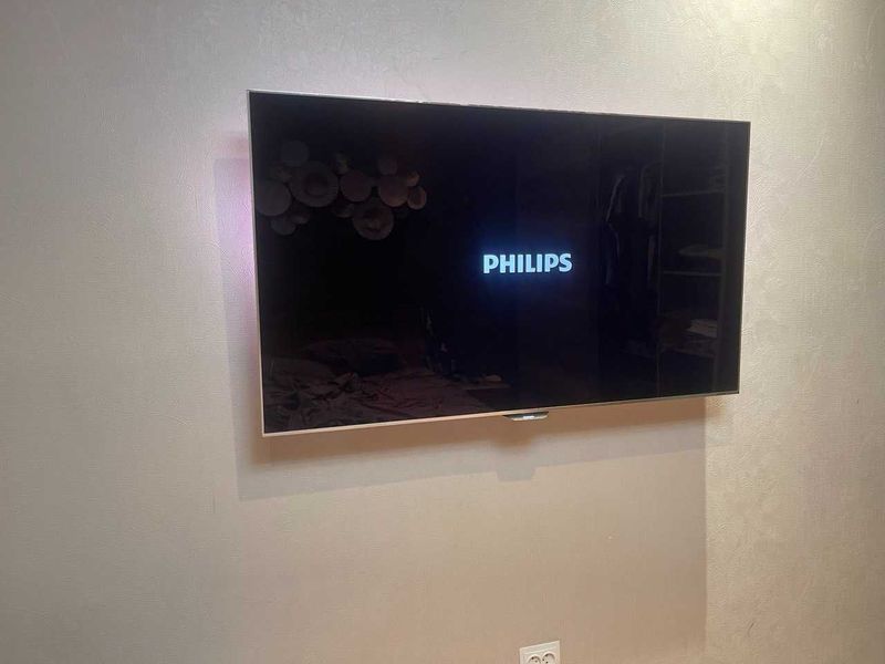 Телевизор Philips 55" б\у