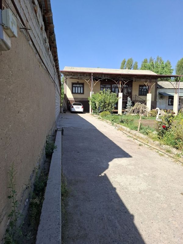 Hovlimiz 6 xonali uyi bilan sotiladi!!! Hovlimiz 6 xonali uyi bilan sotiladi!!!