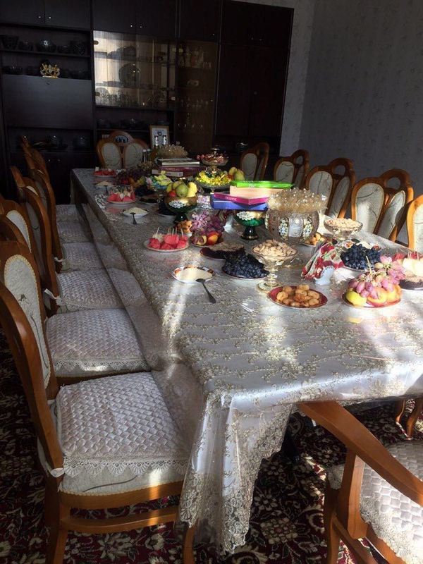 Стол Стул для гостиной /Mexmonhona uchun stol va Stullar 12 kishilik Стол Стул для гостиной /Mexmonhona uchun stol va Stullar 12 kishilik