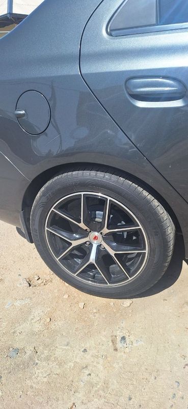 Диска балон 215/55 R17 Диска балон 215/55 R17