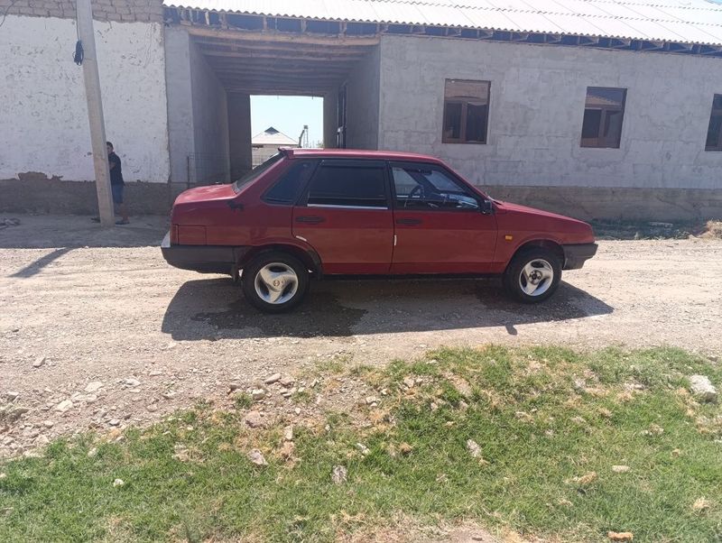 Vaz 21099 sotiladi