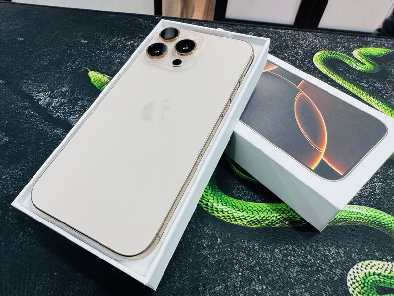 Продам Iphone 16 PRO MAX 256 Desert Titanium, в идеальном состоянии Продам Iphone 16 PRO MAX 256 Desert Titanium, в идеальном состоянии