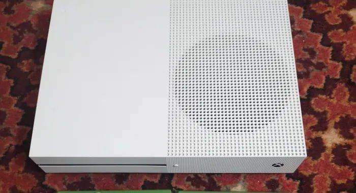 Xbox one. S. 500 gb Xbox one. S. 500 gb