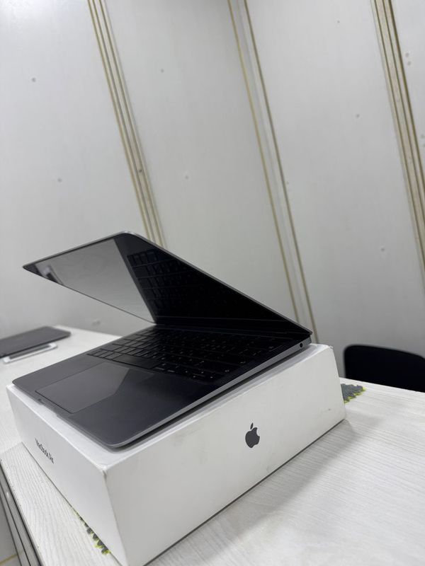 MacBook Air 2019 13inch cor i 5 MacBook Air 2019 13inch cor i 5