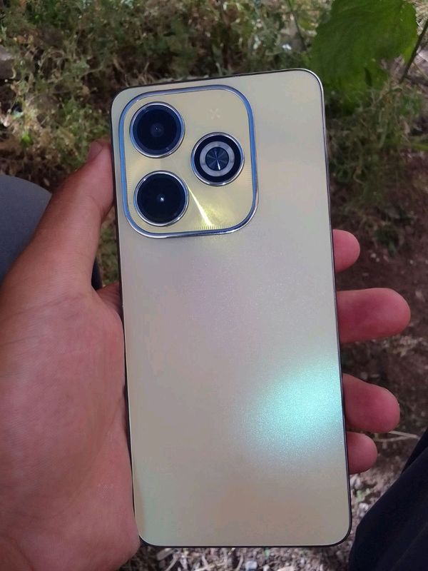 Infinix hot 40 i