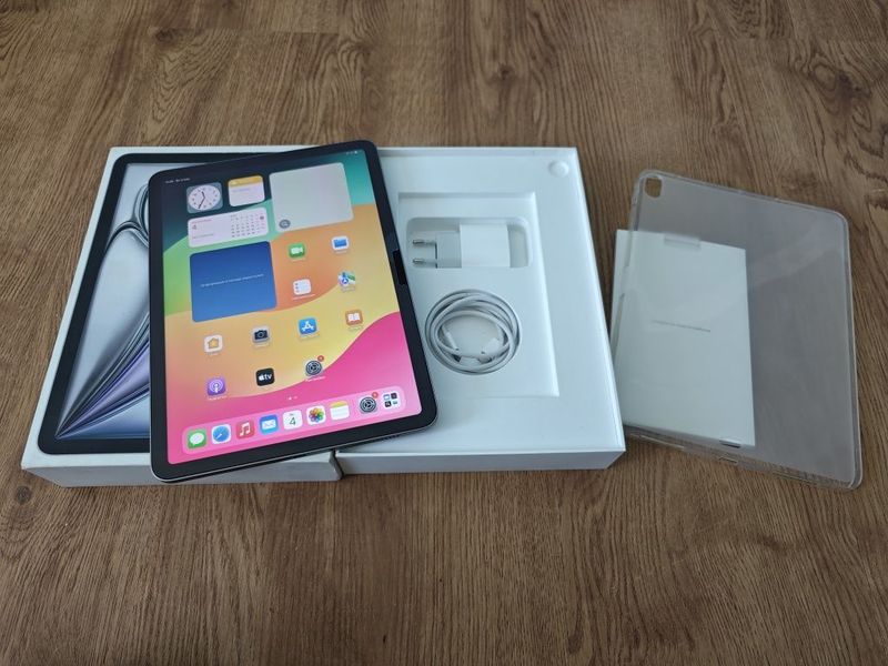 Как новый Apple iPad Air M2 128GB Wi/Fi Battery 100% Как новый Apple iPad Air M2 128GB Wi/Fi Battery 100%