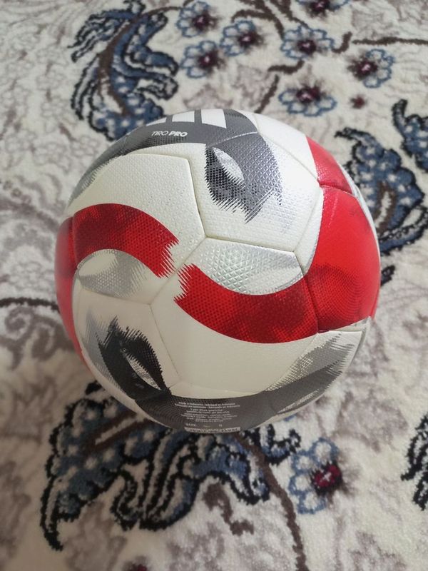Orginal futbol toʼpi