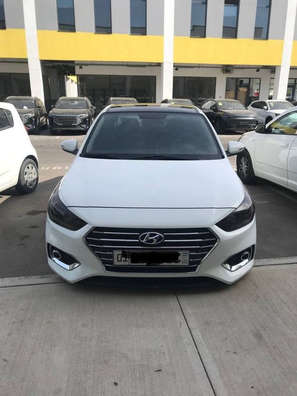 Продаю Hyundai accent Eligans full 2020 Продаю Hyundai accent Eligans full 2020